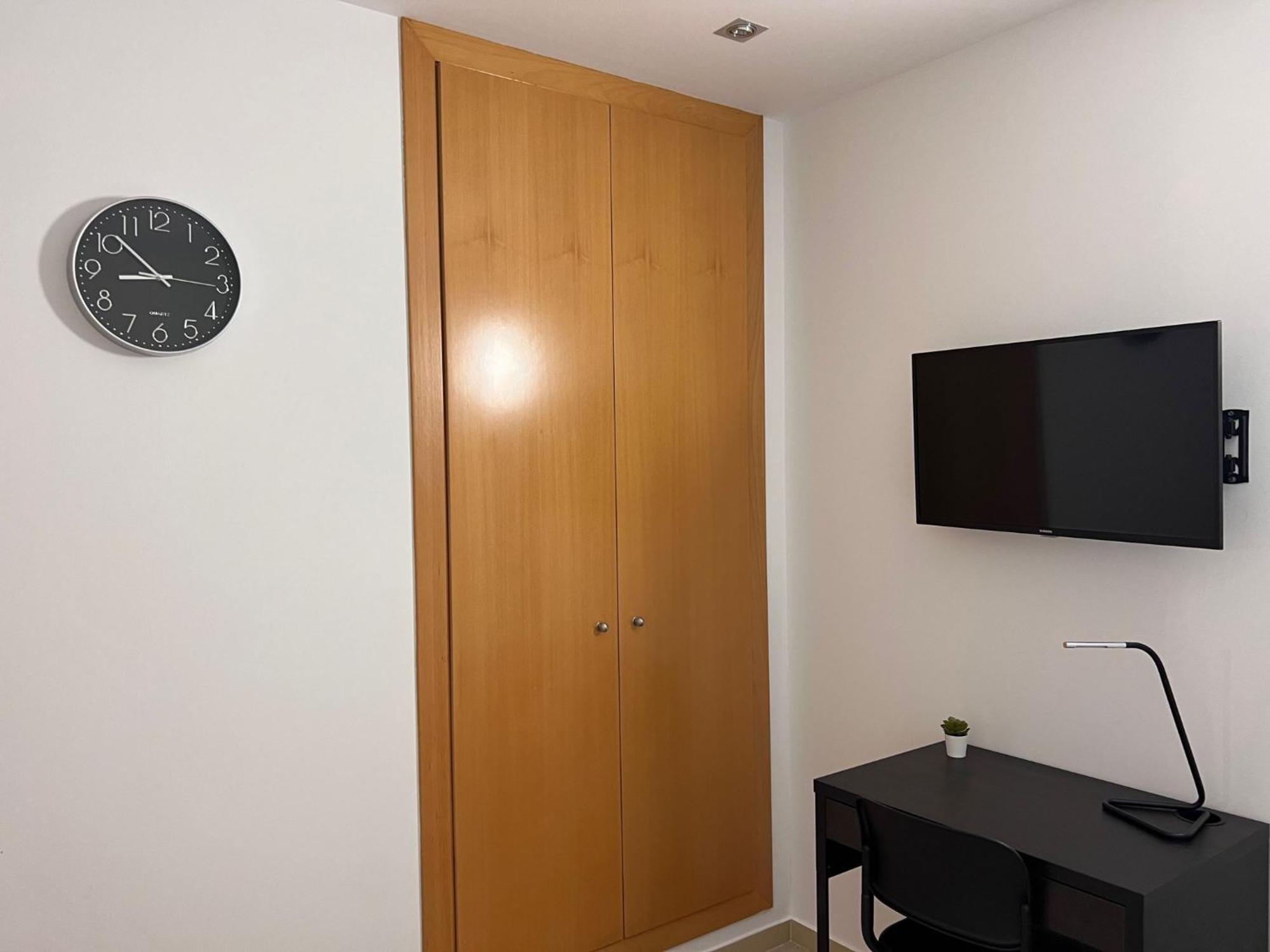 Fira Gran Via 2 - Private Rooms In A Shared Apartment - Habitaciones Privadas En Apartamento Compartido L'Hospitalet de Llobregat Esterno foto